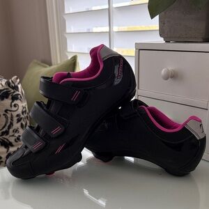 Black Cycling Shoes with Pink Accents 9 women’s